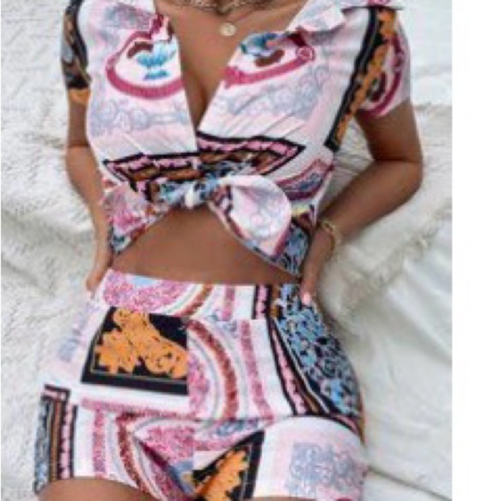 SHEIN Multicolor Patterned Tie-Front Set